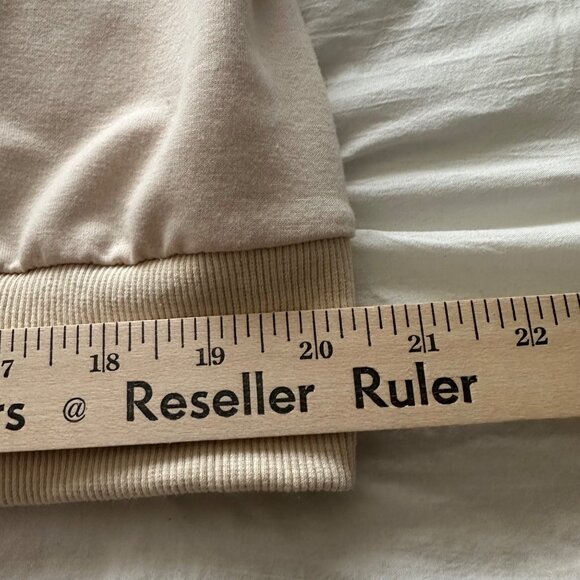 Cat Mom Graphic Beige Sweatshirt XL Soft Cozy Pullover Casual Long Sleeve Top - Picture 7 of 9